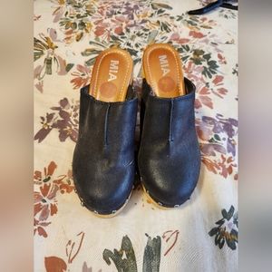 Womens clogs
